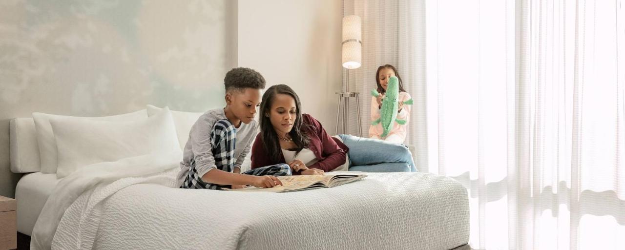 Courtyard By Marriott New York Queens, Jamaica Exteriör bild